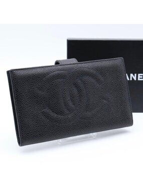 Chanel Jumbo CC Logo Clasp Bifold Wallet Caviar Leather Black